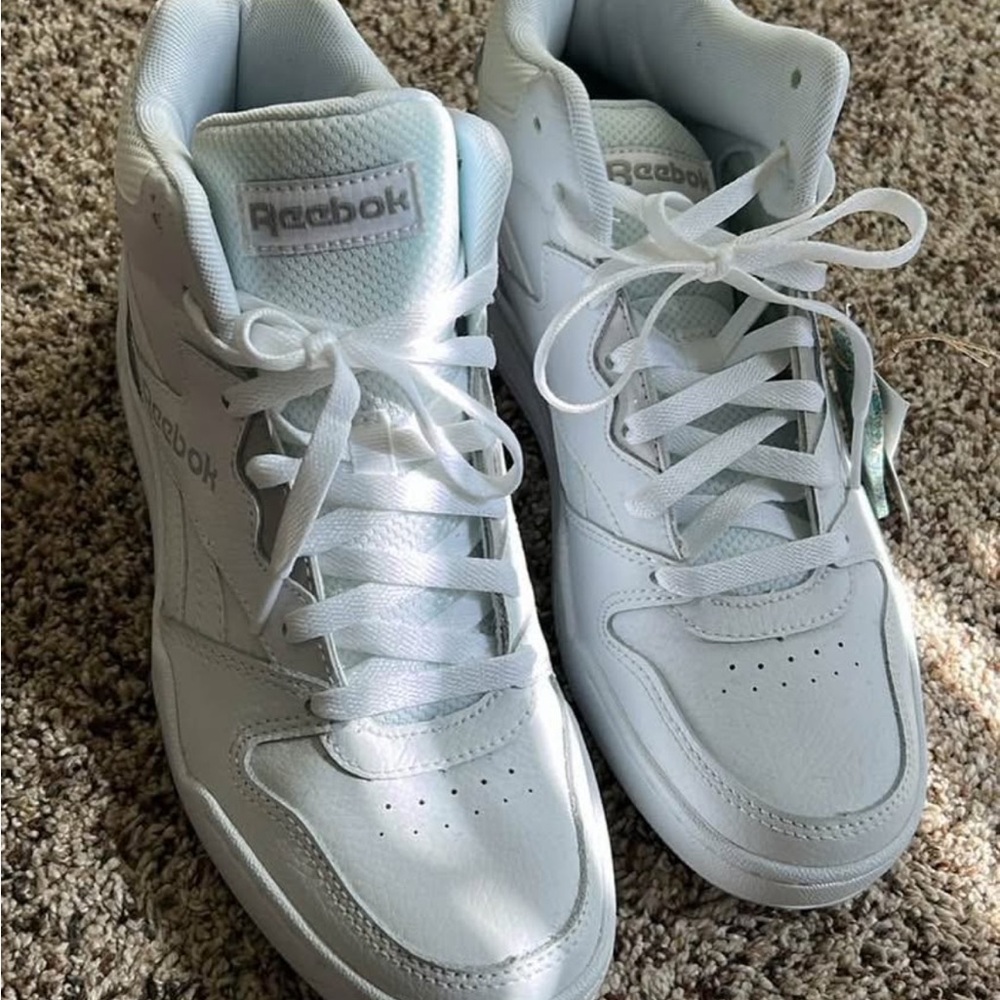 Classic Reebok White Sneakers - Picture 2 of 5